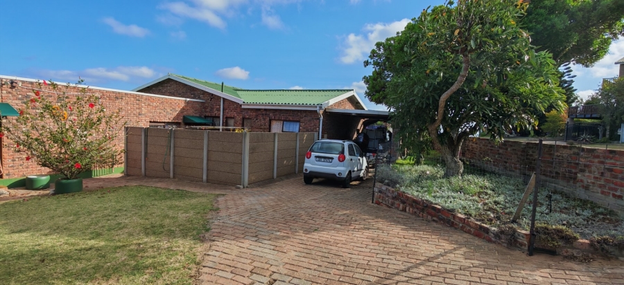3 Bedroom Property for Sale in Dana Bay Western Cape